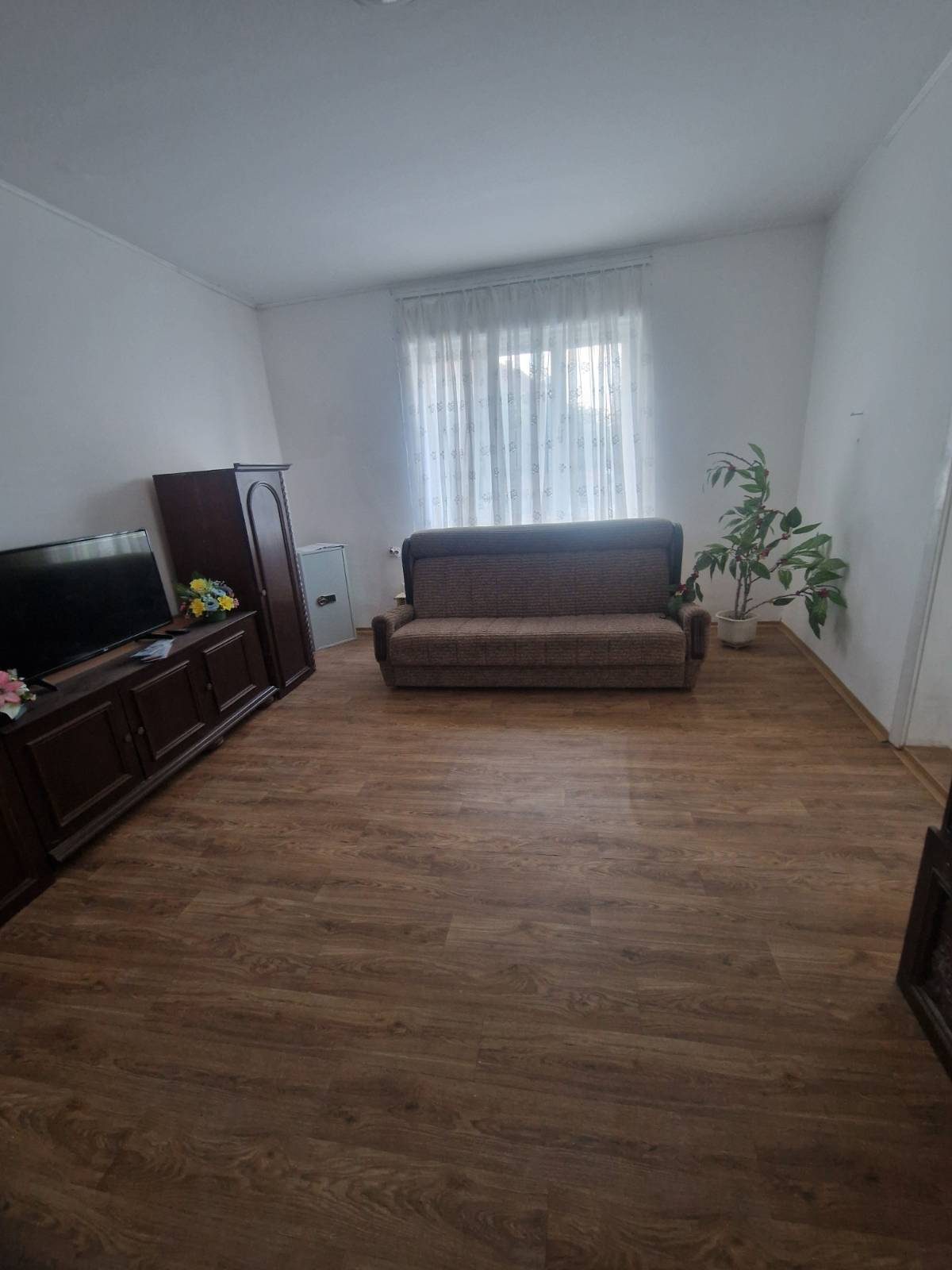 Nábytek k prodeji v Batině – Fotka 3